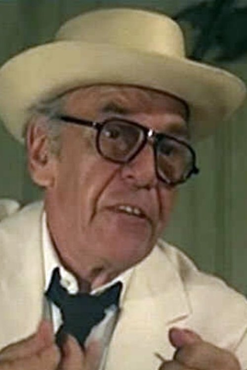 Alexandre Mnouchkine as Insurance Company Director (uncredited)