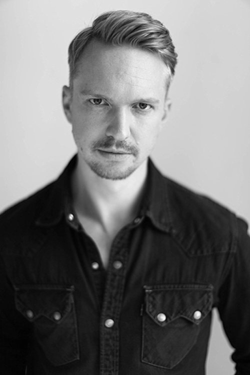 Roderick Hill as Poo Bare