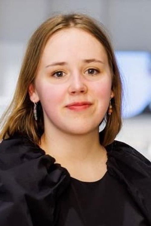 Sonja Nüganen as Linda (10 years)