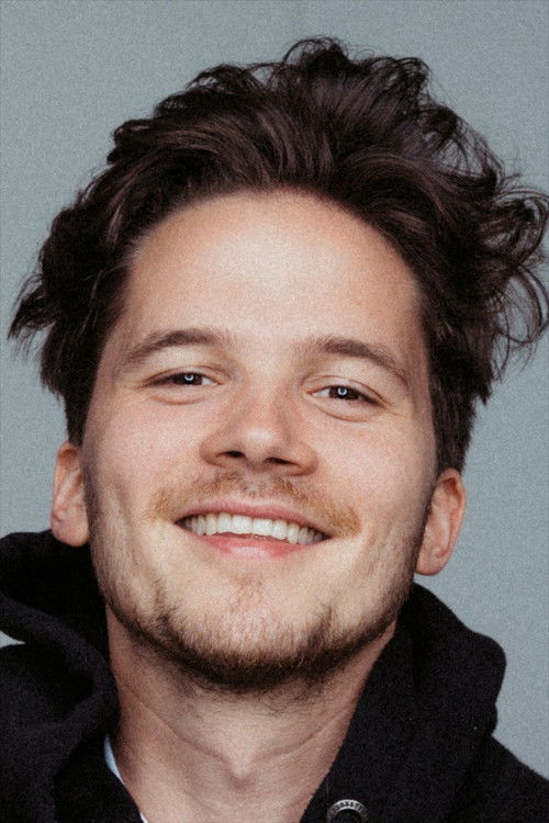 Tilman Pörzgen as Paul