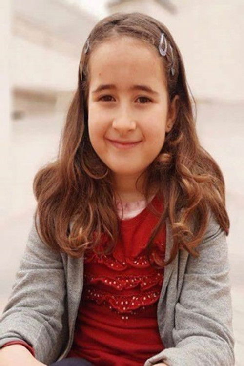 Claudia Martinez Almazán as Claudia