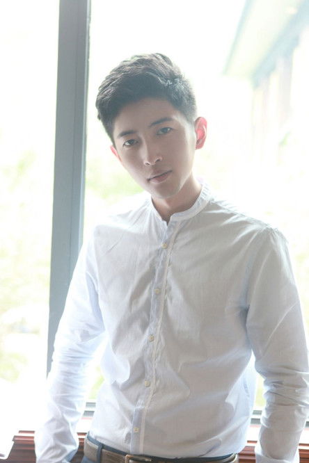 李硕然 as 饰演 罗阳