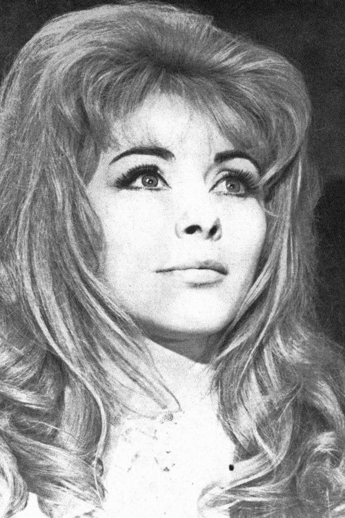 Vittoria Solinas as Saloon Singer