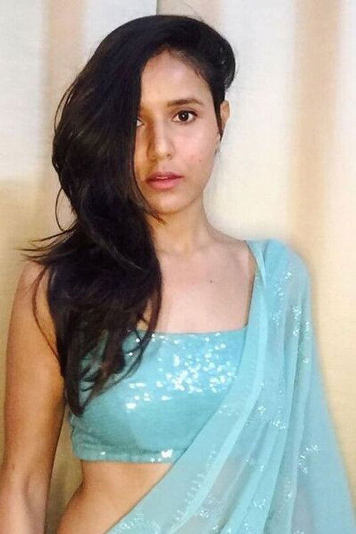 Parul Joshi as Riah Oberoi