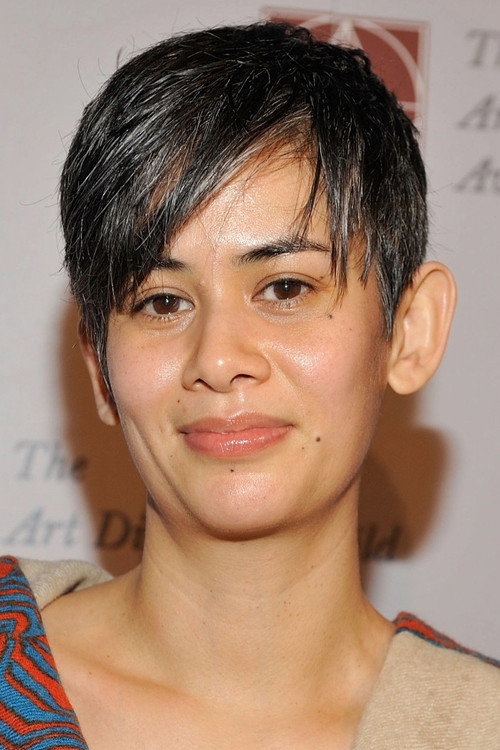 Suttirat Anne Larlarb as 