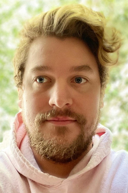 Victor Courtright as Agent Bingles / Bad Boss (voice)