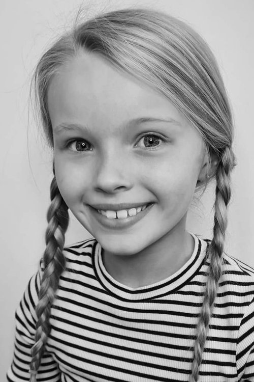 Millie-Rose Crossley as Ann Lee (12 Yrs)