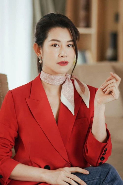 Lưu Huyền Trang as Diễm Hương