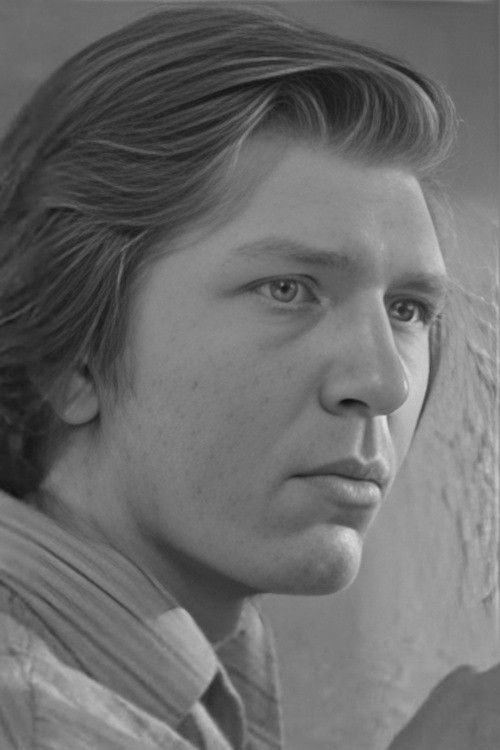 Nikita Shiryaev as Толик Максаков