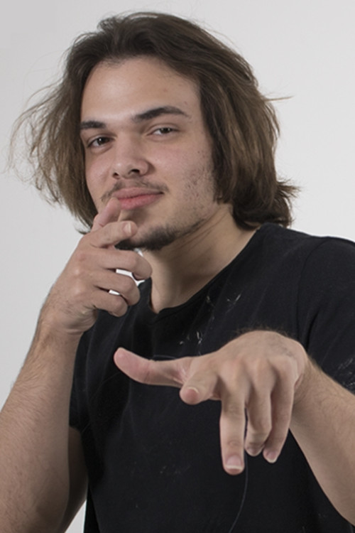 Arthur Padilha as Médica Padding