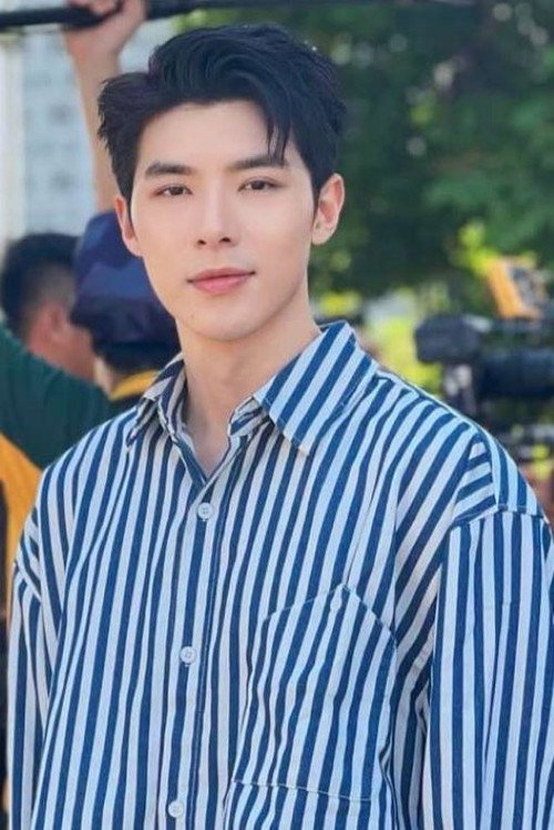 Trung Huy as Cường