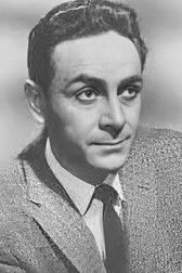 Steven Ritch as Lineman