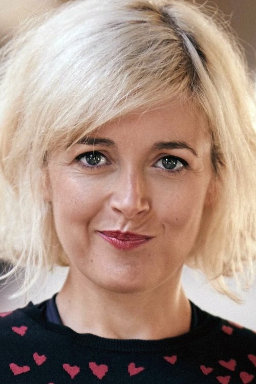 Céline Groussard as Infirmière belge