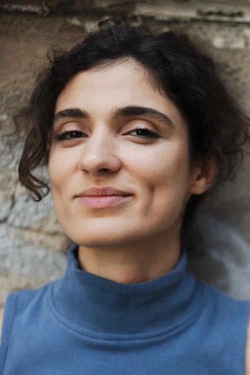 Maral Keshavarz as Fariba