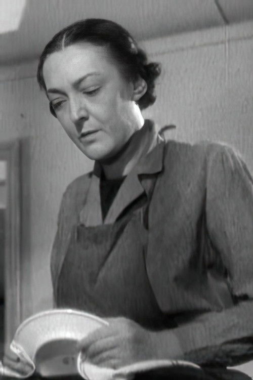 Annie Carriel as Une locataire