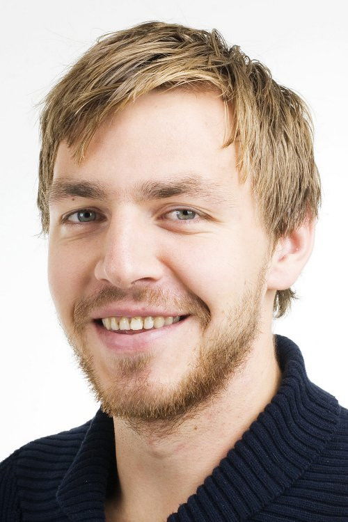 Andreas Ven Langø as Magnus