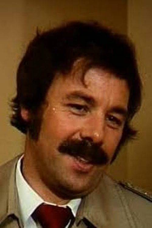 Sepp Gneissl as Felix