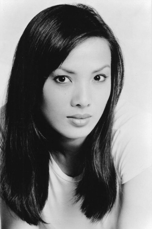 Pía Reyes as Cindy Agami (as Naomi McClure)