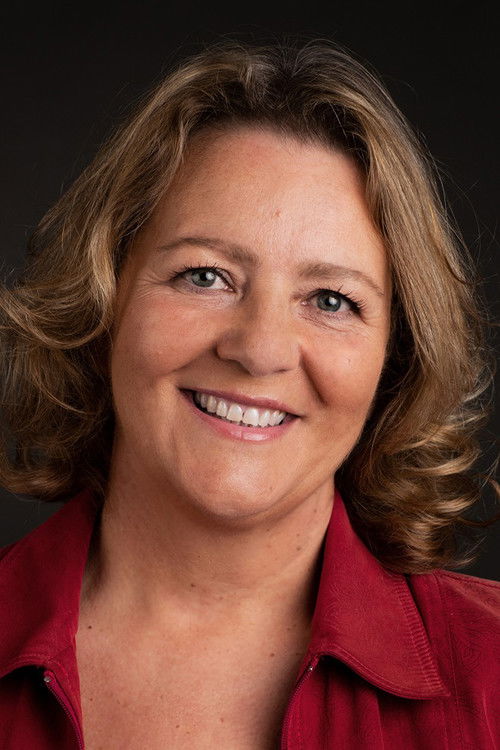 Úrsula Díaz Manzano as Amparo