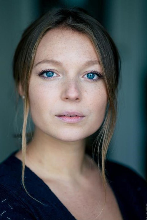 Chloé Guillot as 