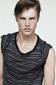 Eli Rietveld as Olivier