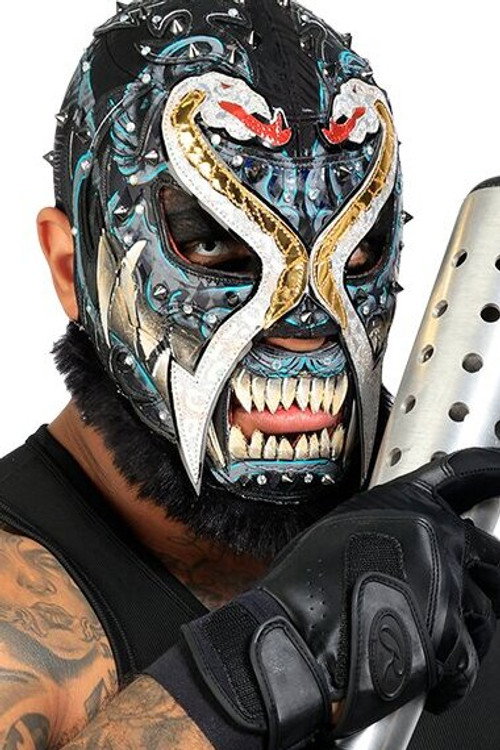 Fernando Antonio Cornejo Soto as Alpha Wolf