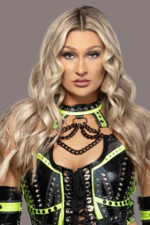 Franki Carissa Strefling as Izzi Dame