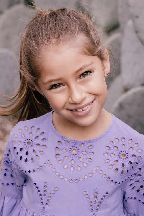 Carolina Perezcano as Renata