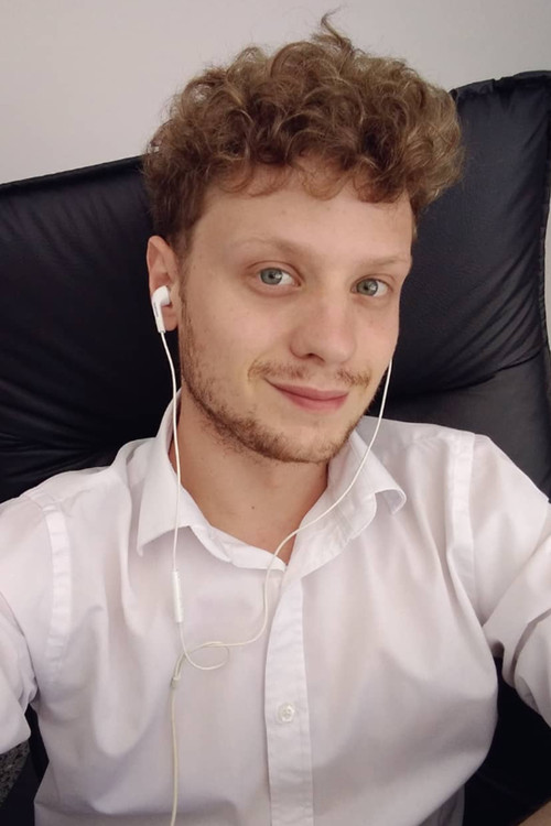 Sebastián Montagna as Luciano