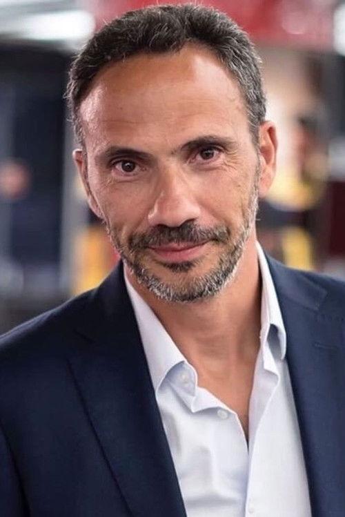 Pedro Ribeiro as Host