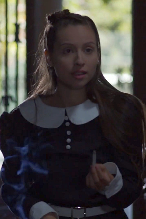 Daniela Urra as Agustina