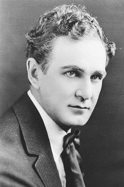 Bob Burns as Miner (uncredited)