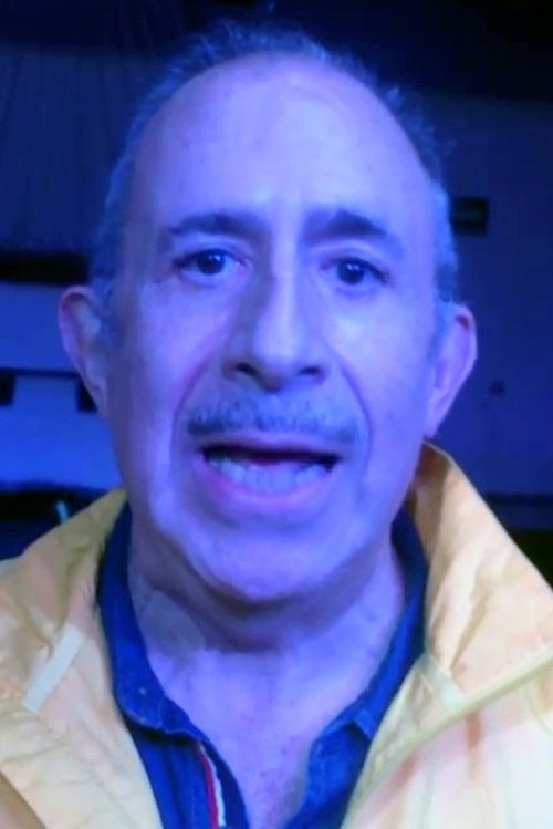 Alejandro Usigli as Julián