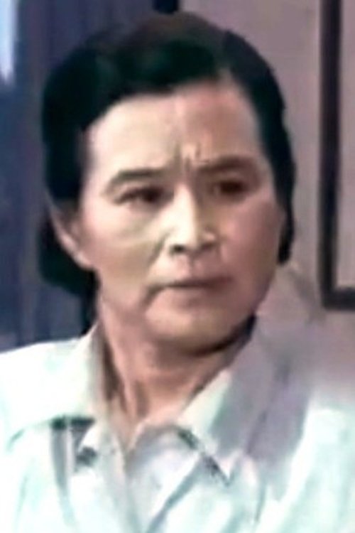 Min Chen as 王明瑶