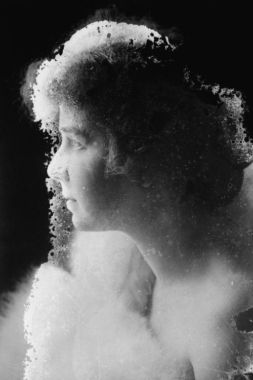 Marguerite Gale as Molly Malone