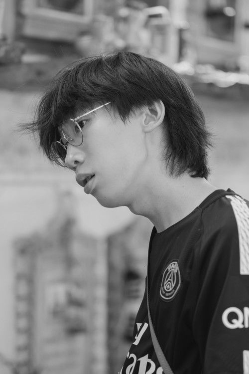 Hyunwoo Yoon as Teacher (voice)