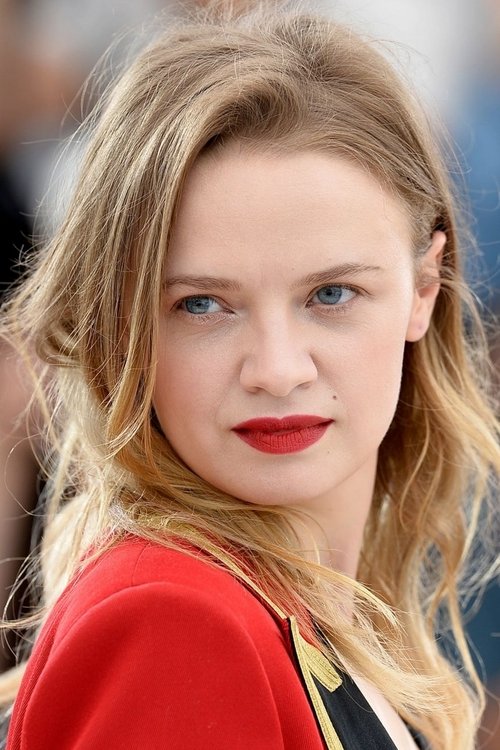 Sara Forestier as Sophie Legal