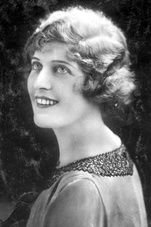 Betty Faire as Phyllis Benton