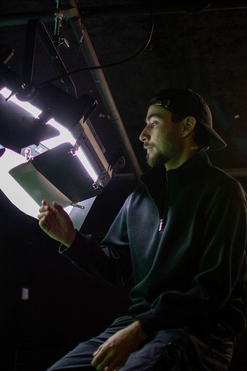 Clément Delemotte as Homme silhouette