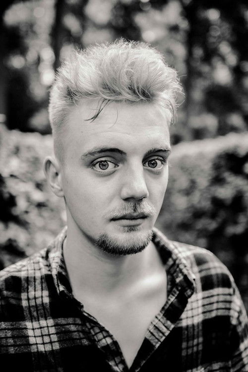 Kacper Przybylski as Hangjongere