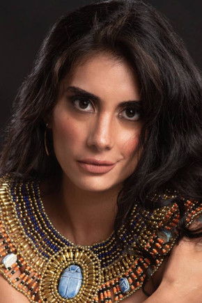 Nabila Alejandra Rojas as Verónica