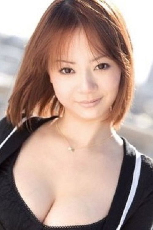 Risa Araki as Risa Araki