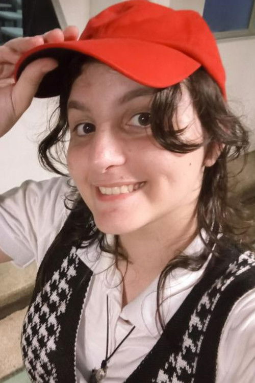 Ana M. Avero as Policial