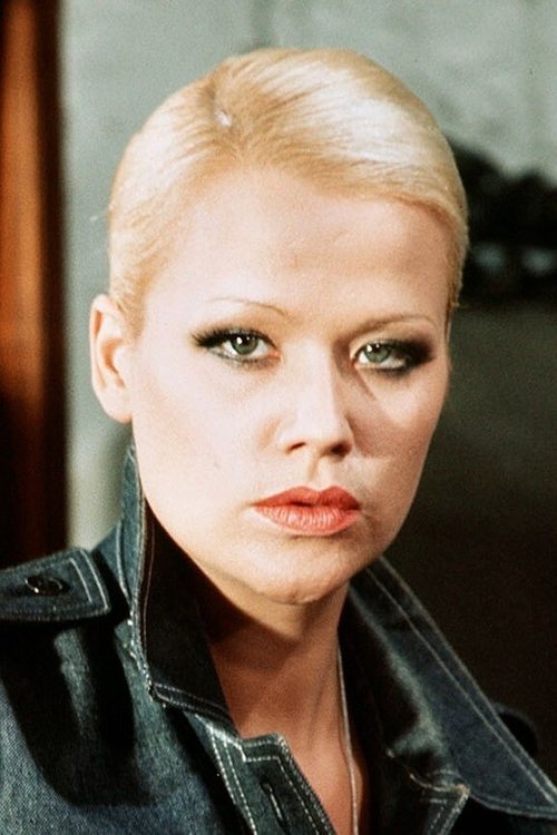 Heidi Stroh as Margot Bischoff