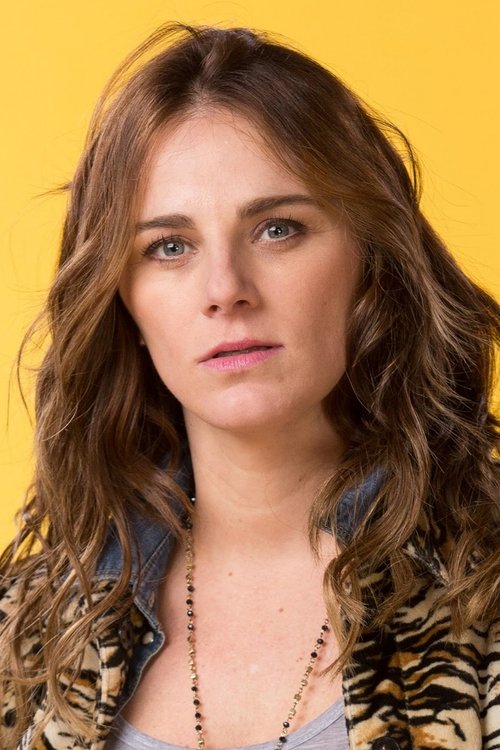 Bárbara Ruiz-Tagle as Macarena Palma