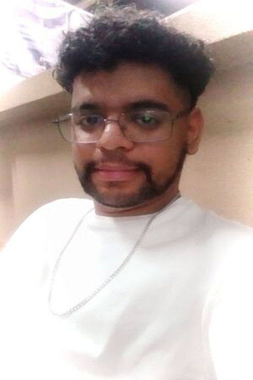 Eduardo Venceslau as Diretor Borges