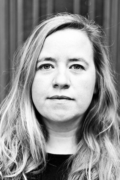 Femke Heijens as Zwemlerares