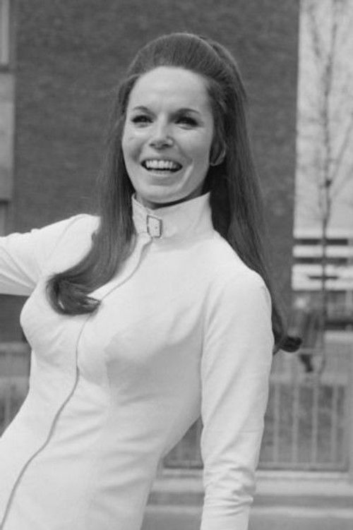 Gina Warwick as Lady Cynthia