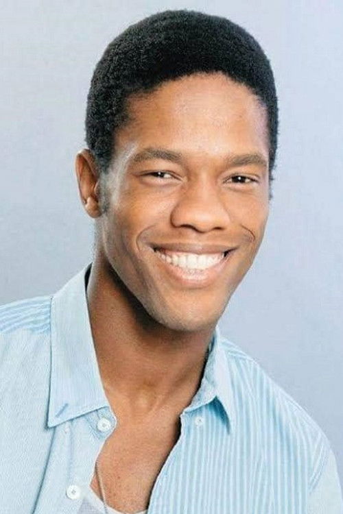 Anelisa Phewa as Sipho