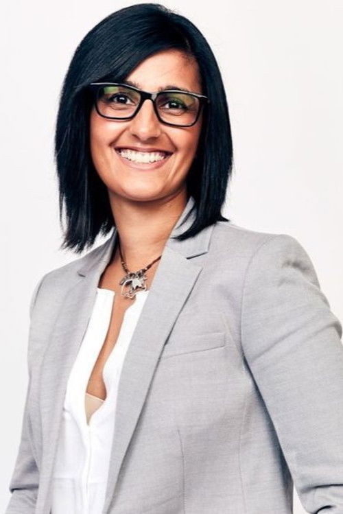 Priya Bapodra as Veterinarian